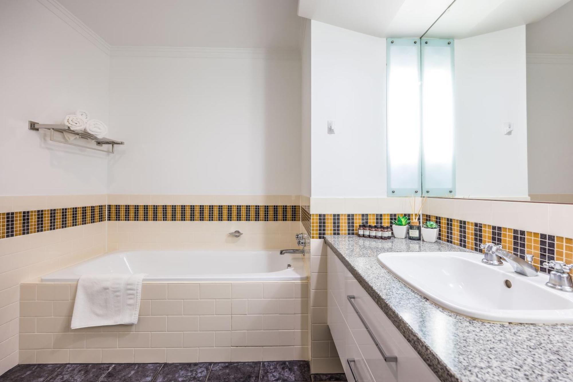 Apartment Luxury Heritage With Free Parking, Pools And Gyms