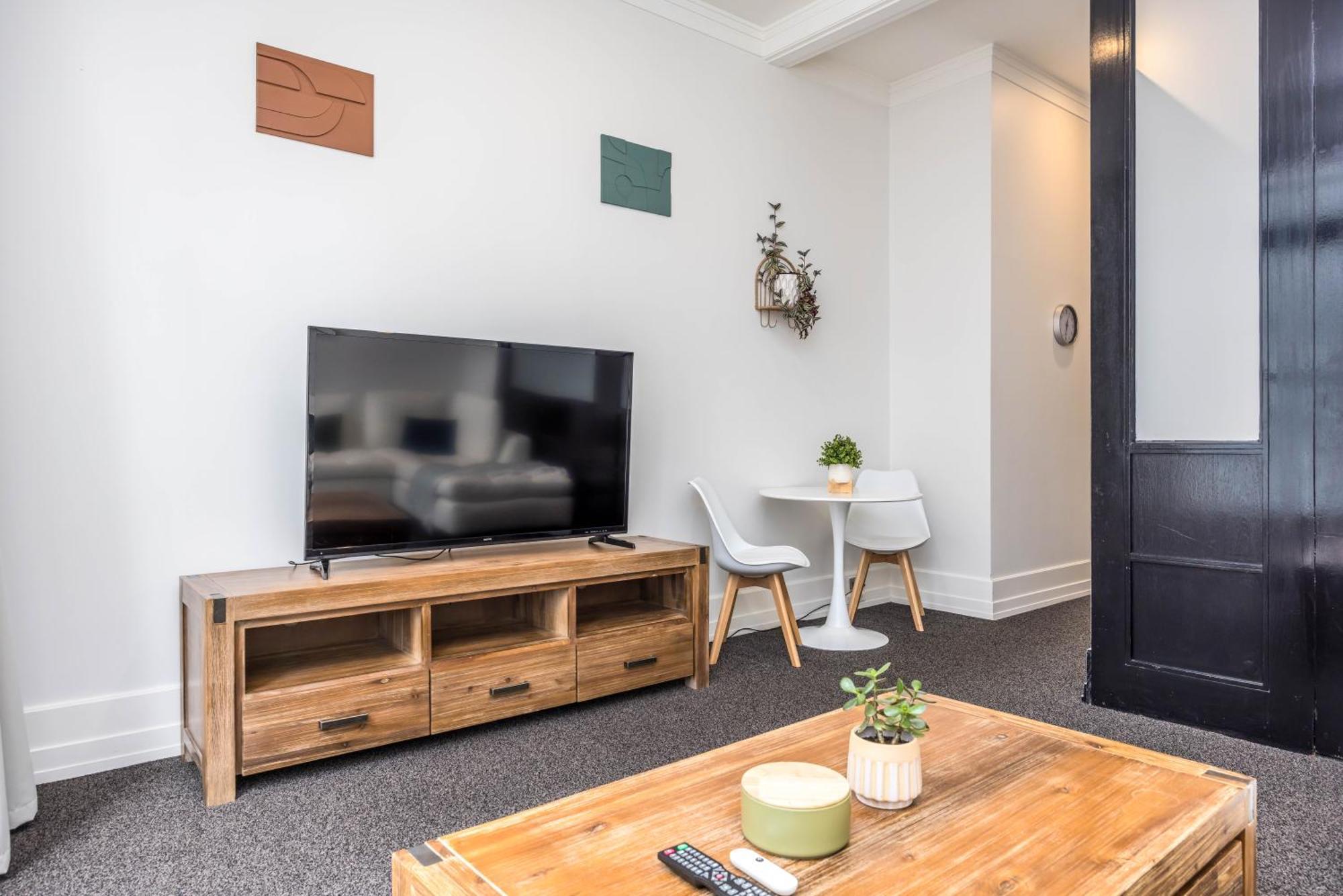 Luxury Heritage With Free Parking, Pools And Gyms
